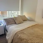 New Bright & Modern 4Bd 2Ba Apartment W Doorman, Gym, Lounge, Near West Harlem